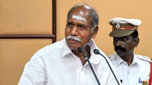 5வது முறையாக புதுச்சேரி முதல்வராக ரங்கசாமி பதவியேற்றார்.. அமைச்சர்களும் பொறுப்பேற்பு!