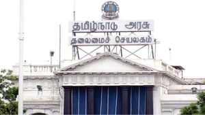 மே 7ஆம் தேதி விஜய் பதவியேற்பு? புதிய அரசு பொறுப்பேற்கும் நிலையில் தலைமைச் செயலர், டிஜிபி அவசர ஆலோசனை