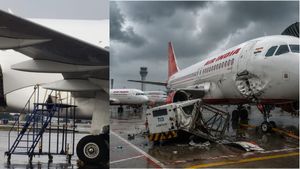 சூறைக்காற்று, பலத்த மழை.. டெல்லி ஏர்போர்ட்டில் 3 ஏர் இந்தியா விமானங்கள் சேதம்.. பரவும் வீடியோ