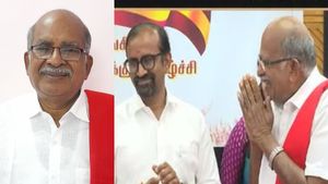 தவெகவில் இணைந்தார் கம்யூனிஸ்ட் மூத்த தலைவர் சி மகேந்திரன்.. ‘சிவப்பு துண்டுடன் பயணிப்பேன்' என அறிவிப்பு!