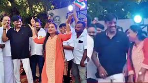 அரசுப் பள்ளி மேடையில் குத்தாட்டம் போட்ட அமைச்சர் விஸ்வநாதன்.. தவெக பதாகைகளால் மேலூரில் சர்ச்சை!