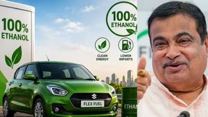 இனி பெட்ரோல் தேவையில்லை... கார், பைக்குகளில் 100% எத்தனால் பயன்படுத்தலாம்.. நிதின் கட்கரி அறிவிப்பு