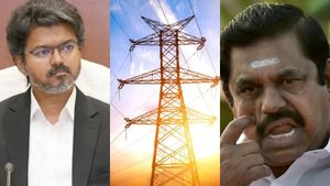 அதிகரித்த மின்வெட்டு! அவதியான மக்கள்! வேடிக்கை பார்க்கும் பொய்க்கால் குதிரை அரசு! விளாசிய எடப்பாடி 