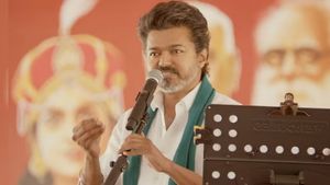 நேர்மையாக செயல்படுங்கள்.. இல்லைன்னா தொலைச்சிடுவேன்! நகராட்சி அதிகாரிகளுக்கு விஜய் எச்சரிக்கை 