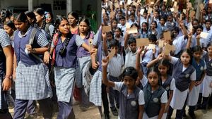 பள்ளி மாணவர்களுக்கு குட் நியூஸ்.. 6 டூ 12 வரை உடற்கல்வி வகுப்பு கட்டாயம்.. ஸ்ட்ரிக்ட் ஆக சொன்ன அரசு 