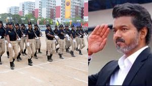 24 மணி நேரமும் விடாம சுத்துவாங்க.. தமிழக பெண்களுக்காக வந்த சிங்கப்பெண் படை.. வாட்ஸ்-அப் நம்பர் வருது