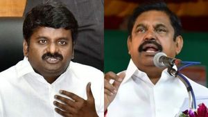 நீ வேணா சண்டைக்கு வா.. எடப்பாடியிடம் விடாமல் ஒரண்டை இழுக்கும் சி.விஜயபாஸ்கர்! ஓ.. இதுதான் ப்ளானா? 