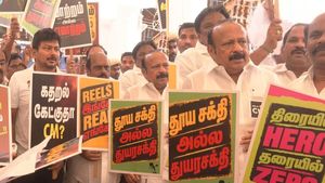 கதறல் கேட்குதா சிஎம்? வாயை திறங்க சிஎம்.. கறுப்பு பேட்ஜ், பதாகைகளுடன் வந்த திமுக எம்எல்ஏக்கள்!