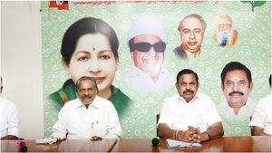 பனையூர் பக்கம் திரும்பும் ரராக்கள்.. காலியாகும் அதிமுக கூடாரம்? எடப்பாடி பழனிசாமி முக்கிய மீட்டிங்!