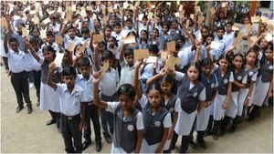 மாணவர்களுக்கு குட் நியூஸ்! இனி அனைத்து சனிக்கிழமைகளிலும் பள்ளிகளுக்கு லீவு!
