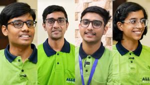 JEE Advanced 2026: வெளியானது ஜேஇஇ அட்வான்ஸ்டு தேர்வு முடிவுகள்! முதல் 3 இடங்களை பிடித்தவர்கள் யார்?