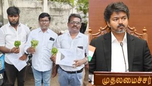 “வல்லாரை கீரை சாப்பிடுங்க விஜய்”.. முதல்வருக்கு தபாலில் அனுப்ப வந்த 3 பேர் கைது!