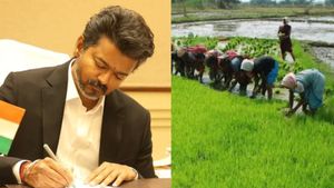 எதிர்ப்புக்கு பணிந்தது விஜய் அரசு.. விவசாயிகளுக்கு ரூ.75,000 வரை பயிர்க்கடன் முழுமையாக தள்ளுபடி!