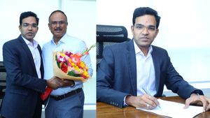 ராம்பிரசாத் மனோகர் ஐஏஎஸ்க்கு கூடுதல் பொறுப்பு.. கர்நாடக சுற்றுலா ஆணையராக பொறுப்பேற்பு