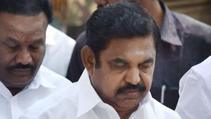 அடியோடு சரிந்த அதிமுக கோட்டை.. மண்ணைக் கவ்வ வைத்த மதுரை! தவெகவுக்கு தாவும் தலைகள்! எடப்பாடிக்கு ஷாக் 