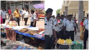  திருச்செந்தூர் முருகன் கோவில் வளாகத்தை சுற்றி இருந்த 500க்கும் மேற்பட்ட சிறு கடைகள் அகற்றம் 