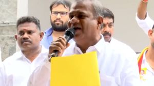 அடிதாங்க முடியல குருநாதா.. விஜய் டெல்லிக்கு போன நேரத்தில்! பனையூருக்கு எம்எல்ஏக்களை அழைத்த புஸ்ஸி! 