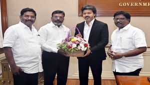 தமிழகத்தில் 3வது குழந்தை பெற்றுக்கொண்டால் சலுகை? சுகாதாரத்துறை அமைச்சருக்கு விசிக கடிதம்