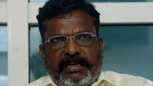 நான் என்ன செஞ்சேன்.. இப்படி விட்டுட்டு போறீங்களே.. மனம் உடைந்த திருமாவளவன்.. விசிகவில் கலக்கம்! 
