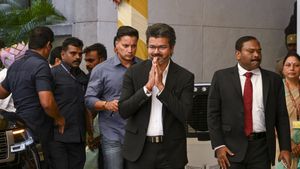 நாளை திடீரென டெல்லி செல்லும் முதல்வர் விஜய்.. பிரதமர் மோடி, அமித் ஷாவை சந்திக்கிறார்.. என்ன காரணம்