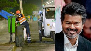 தூய்மைப் பணிகளை தனியார்மயமாக்க விஜய் திட்டம்? மதுரை டூ ஓசூர் மொத்தம் 12 மாநகராட்சி.. புது டெண்டர்!