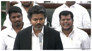 மின் பற்றாக்குறை இல்லை.. சிலரின் செயலால்தான் மின்வெட்டு!.. சட்டசபையில் விஜய் பரபரப்பு பேச்சு