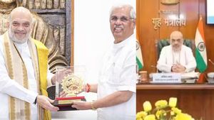 தமிழக ஆளுநர் அர்லேகர் மாற்றப்படுகிறா? டெல்லியில் அமித்ஷாவுடன் நடந்த மீட்டிங்.. என்ன நடந்தது?
