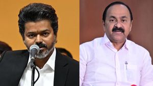 பிற மாநிலங்களுக்கு கனிம வளங்கள் ஏற்றி செல்ல தமிழக அரசு தடை.. அதிர்ந்த கேரளா! விஜய்க்கு விடி சதீசன் கடிதம்