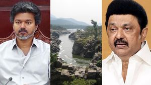 DMK: விஜய் கர்நாடகா செல்லும் அதே நாளில்.. தஞ்சையில் மாபெரும் கண்டன ஆர்ப்பாட்டம் அறிவித்த திமுக