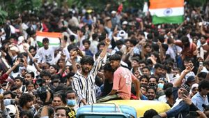 போராட்டத்தைக் கைவிட்டது கரப்பான்பூச்சி ஜனதா கட்சி.. இளைஞர்கள் வீடு திரும்ப CJP வேண்டுகோள்!