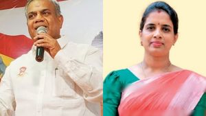 விழுப்புரம் தவெக பரபரப்பு.. முதலமைச்சர் விஜய் மீது வழக்கு தொடர்ந்த பெண் நிர்வாகி நீக்கம்