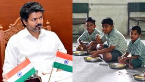 காலை உணவு திட்டத்திற்கு காமராஜர் பெயர்.. மீண்டும் திமுக திட்டத்தின் பெயரை மாற்றிய முதல்வர் விஜய்! 