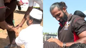 விஜய் நிகழ்ச்சியில் திடீரென அலறி துடித்த பவுன்சர்.. வேகமாக வந்த கார் காலில் மோதியதால் துயரம்