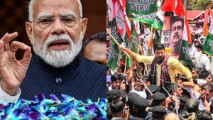 கரப்பான் பூச்சி கும்பலில் தீவிரவாதிகள்! மோடி ஆட்சியைக் கவிழ்க்க பாகிஸ்தான் சதியாம்! சொல்கிறது பாஜக! 