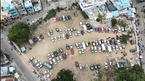 100 கோடி.. பரபரப்பை கிளப்பிய பழனி கோவில் நிலம்! 200 வருட வரலாறு! யார் இந்த குப்புசாமி மணியக்காரர்?