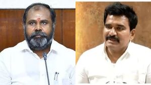 நிர்மல் குமார் ஒரு ஸ்பை! அவர் சொல்வதை நம்பாதீங்க! புது கதை சொல்லும்    ஆர்.பி.உதயகுமார்