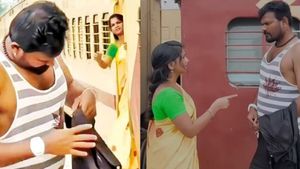 மதுரை ரயில்வே ஸ்டேஷனில் 