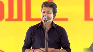 பெரம்பலூரில் அலர்ட் செய்தீங்களே! கரூரில் மட்டும் ஏன் போலீஸ் எங்களை தடுக்கவில்லை! விஜய் கேள்வி