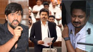 விஜய்க்கு அறிவில்லை.. உதயநிதியை எப்படி கைது செய்யலாம்.. கொந்தளித்த கன்னட நடிகர்.. யார் இந்த சேத்தன்?
