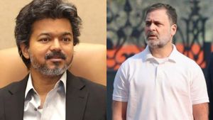காங்கிரஸ் உடனான மோதலை ரசிக்கும்  விஜய்? அமைச்சர்களின் 'பிரதமர்' பேச்சுக்கு கடிவாளம் போடாதது ஏன்? 