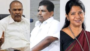 துணை பொதுச்செயலாளராகும் அப்பாவு? அனிதா ராதாகிருஷ்ணனுக்கு எதிராக கனிமொழி.. என்ன நடக்குது? 
