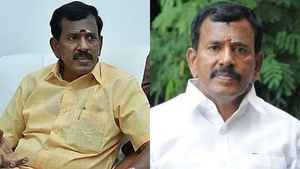 அதிமுகவிலிருந்து வந்த முன்னாள் அமைச்சர் தோப்பு வெங்கடாசலம் திமுகவிலிருந்து திடீர் விலகல்!