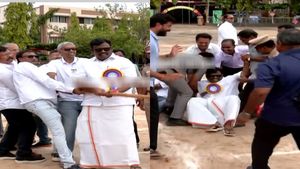 கயிறு இழுக்கும் போட்டி.. ரோப் அறுந்தததால் பொத்தென்று விழுந்த அமைச்சர் லோகேஷ்! பதறியடித்த அதிகாரிகள் 