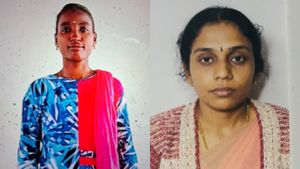 கோவையில் அதிர்ச்சி! தண்டவாளத்தில் தூய்மை பணி! 2 பெண் பணியாளர்கள் மீது ரயில் மோதி பலி! 