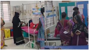திருவண்ணாமலையில் ஆசிரியர்கள் திட்டியதால் பிபி மாத்திரை சாப்பிட்ட 3 மாணவிகள்