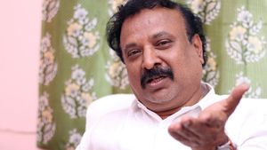 பாஜக ராம சீனிவாசனிடம் ரூ 50 லட்சம் அபேஸ்! போலீஸ் யூனிஃபார்மில் வந்தவர்கள் யார்? நண்பர் மீது வழக்கு