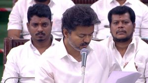பால் கொள்முதல் விலை உயர்வு! திருச்சி-கோவைக்கு அடிச்சது லக்! 110 விதியில் சிஎம் விஜய்யின் சூப்பர்-7 