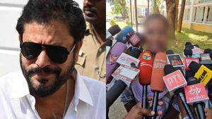 வலதுகரம் மீது பாலியல் புகார் சொன்ன தவெக பெண் நிர்வாகி! கண்ணீருடன் முறையிட்டும் கைவிரித்த ஸ்ரீநாத்!
