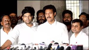  7 மணி நேரம்.. 246 கேள்விகள்.. துளைத்தெடுத்த CCB.. விசாரணைக்குப் பின் அன்பில் மகேஷ் பேட்டி!