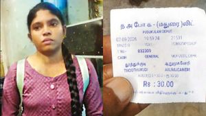 தூத்துக்குடி ஆறுமுகநேரியில் இரவில் ஐடி ஊழியரை நடுரோட்டில் இறக்கிவிட்ட அரசு பஸ் டிரைவர் சஸ்பெண்ட்